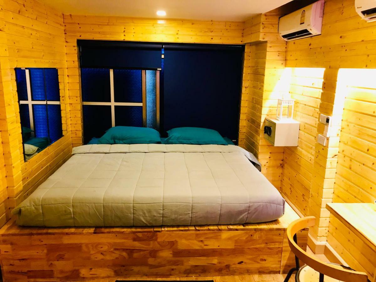 Blu Cabin Ari Stylish Gay Poshtel Bangkok Exteriér fotografie
